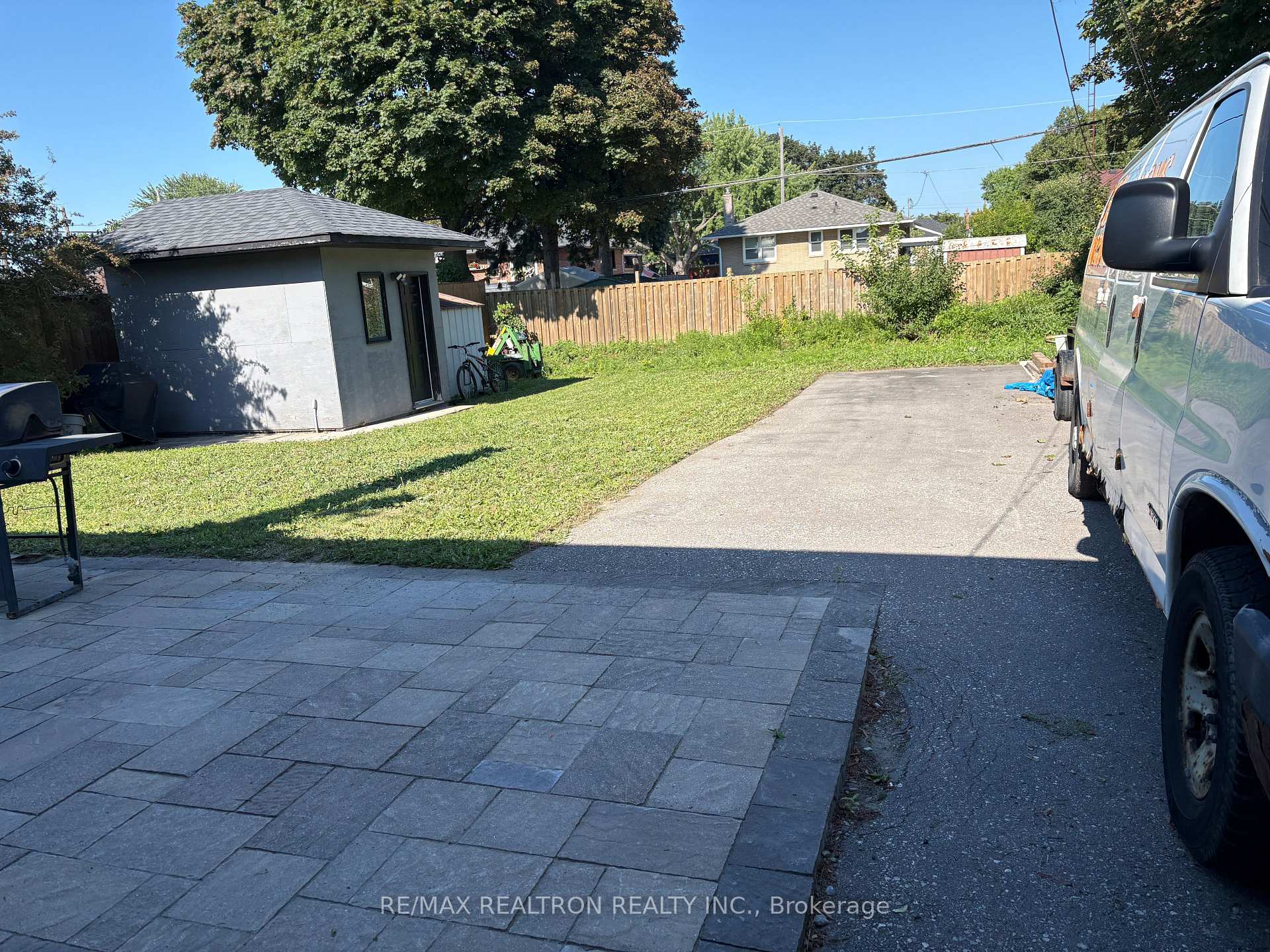 Photo 3 of 607 Stevenson Road N, Oshawa, McLaughlin — HOMEH