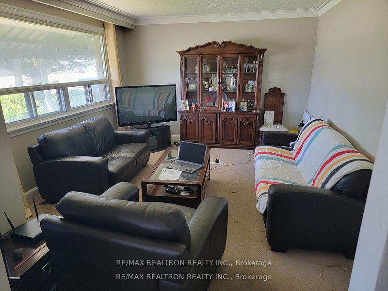 Photo 4 of 607 Stevenson Road N, Oshawa, McLaughlin — HOMEH