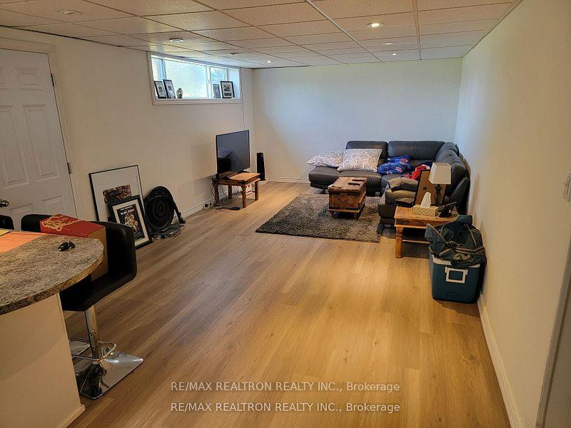 Photo 16 of 607 Stevenson Road N, Oshawa, McLaughlin — HOMEH