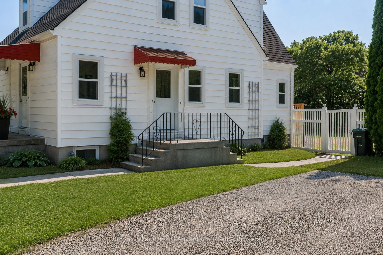 Photo 2 of 9 Houden Street, Springwater, Elmvale — HOMEH