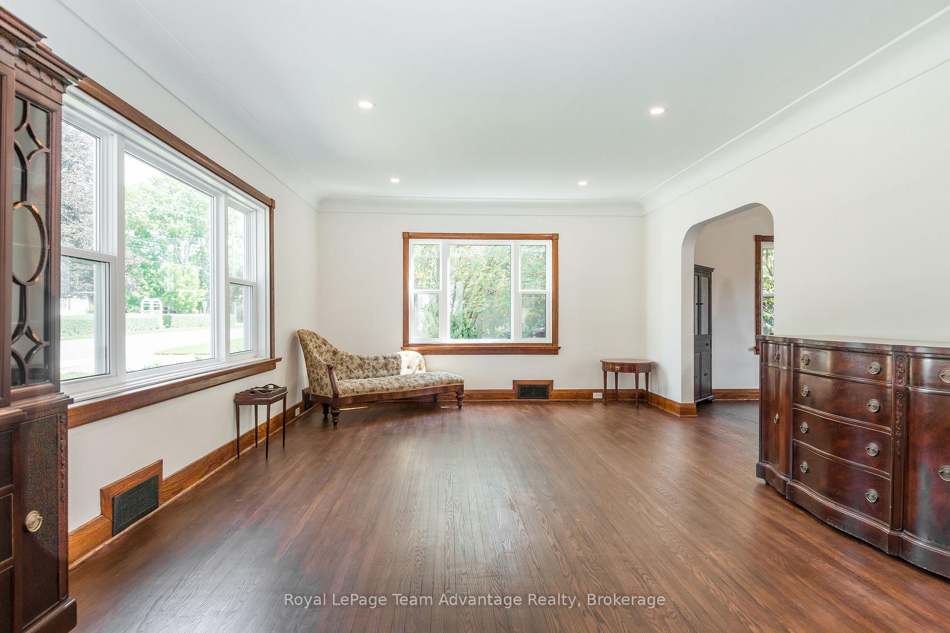 Photo 9 of 9 Houden Street, Springwater, Elmvale — HOMEH