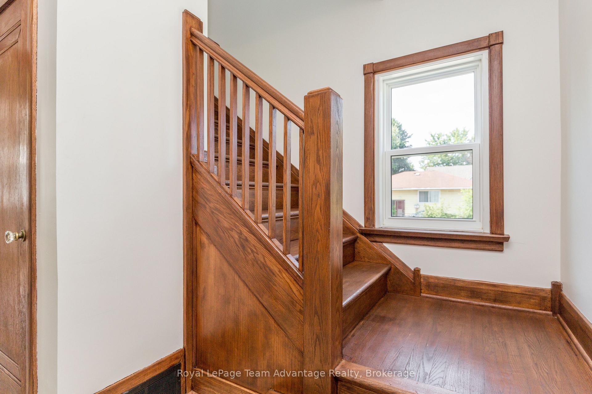 Photo 12 of 9 Houden Street, Springwater, Elmvale — HOMEH