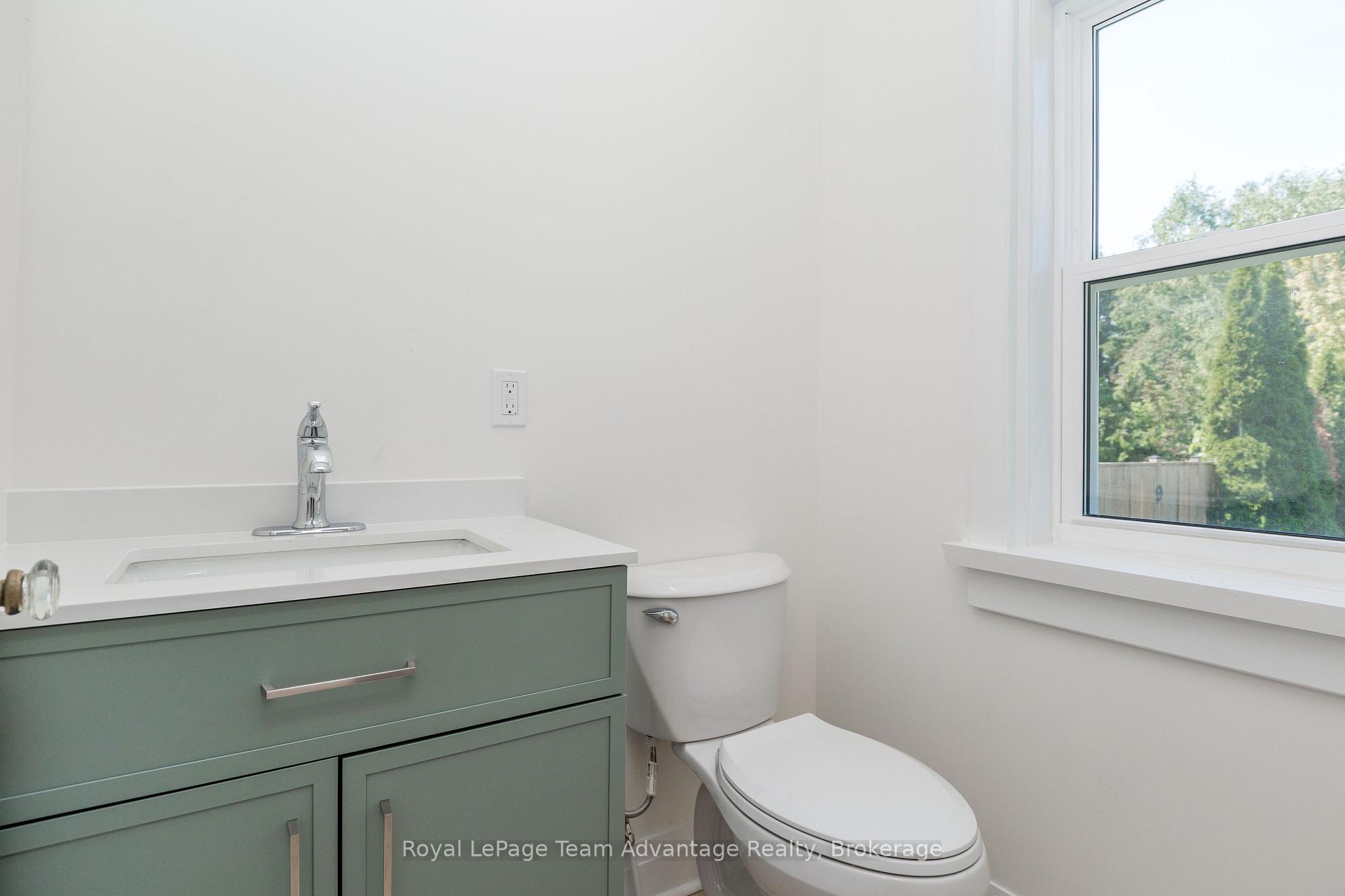 Photo 14 of 9 Houden Street, Springwater, Elmvale — HOMEH