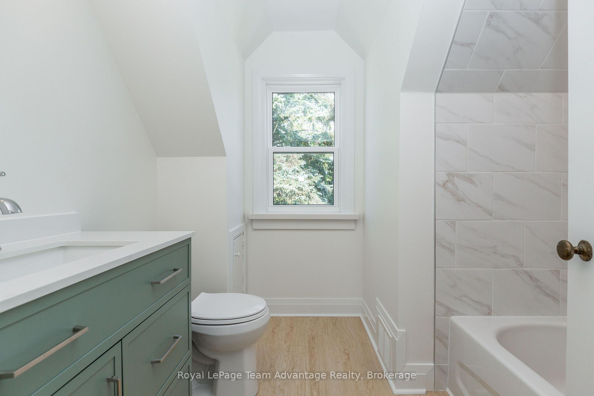 Photo 16 of 9 Houden Street, Springwater, Elmvale — HOMEH