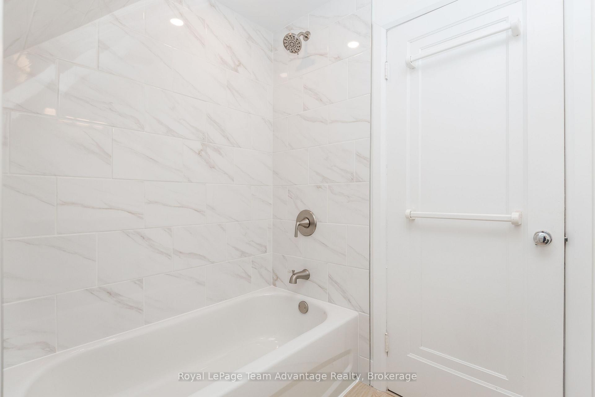 Photo 17 of 9 Houden Street, Springwater, Elmvale — HOMEH