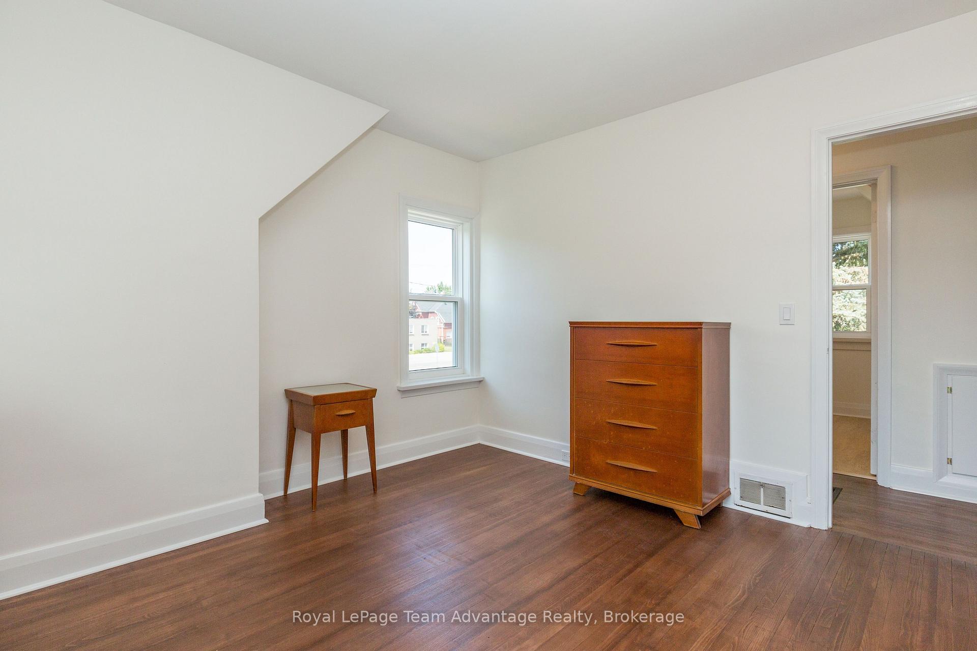 Photo 22 of 9 Houden Street, Springwater, Elmvale — HOMEH