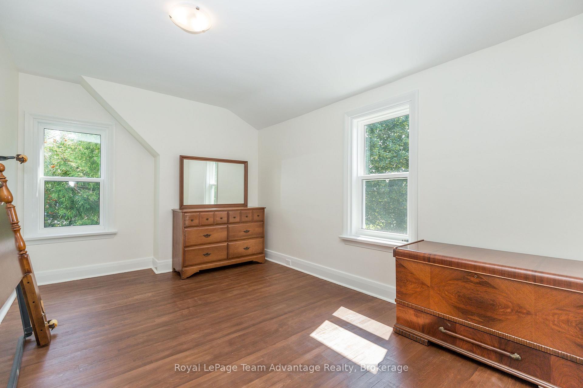 Photo 23 of 9 Houden Street, Springwater, Elmvale — HOMEH
