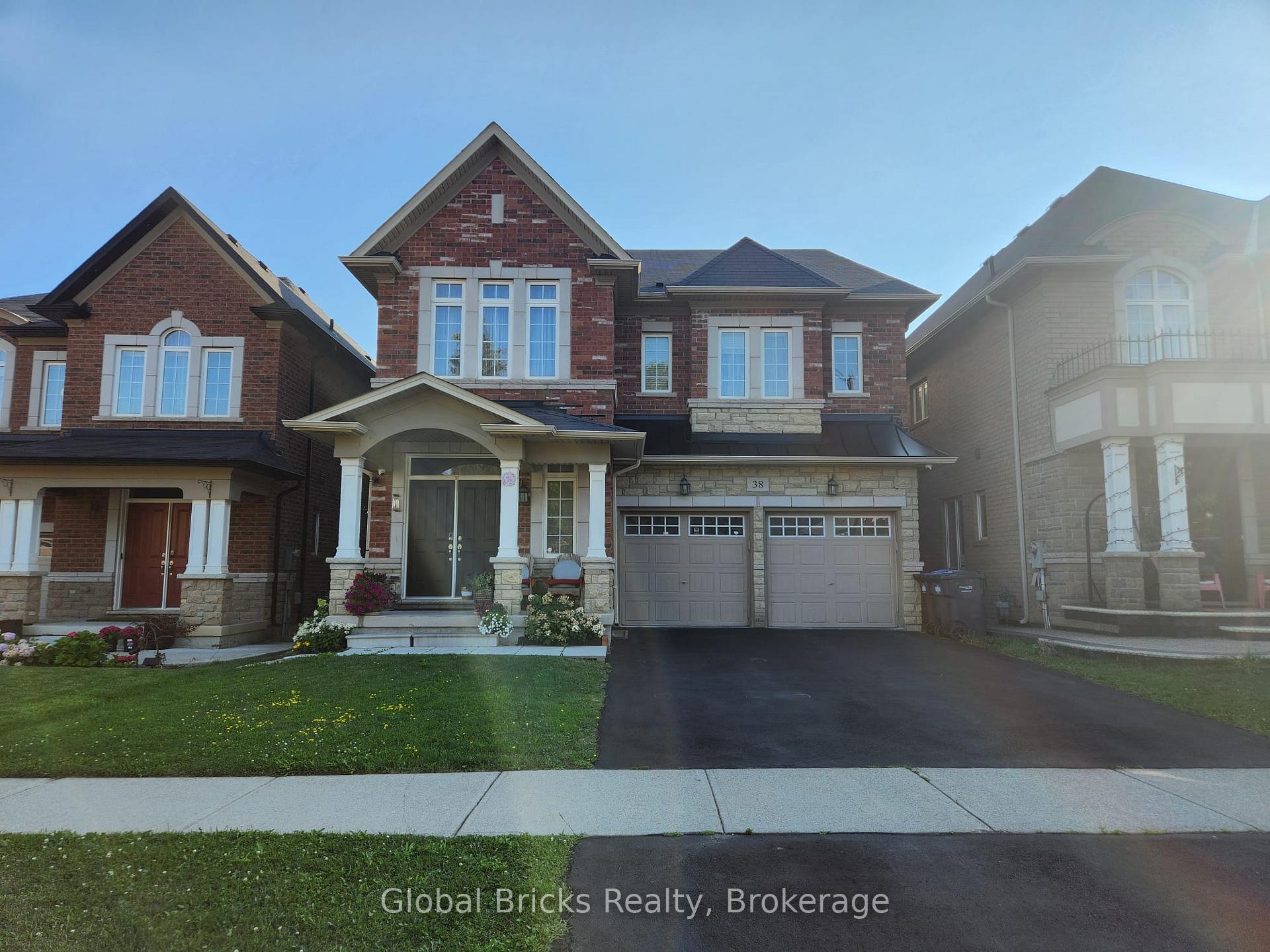 Photo 1 of 38 Monkton Circle, Brampton, Credit Valley — HOMEH