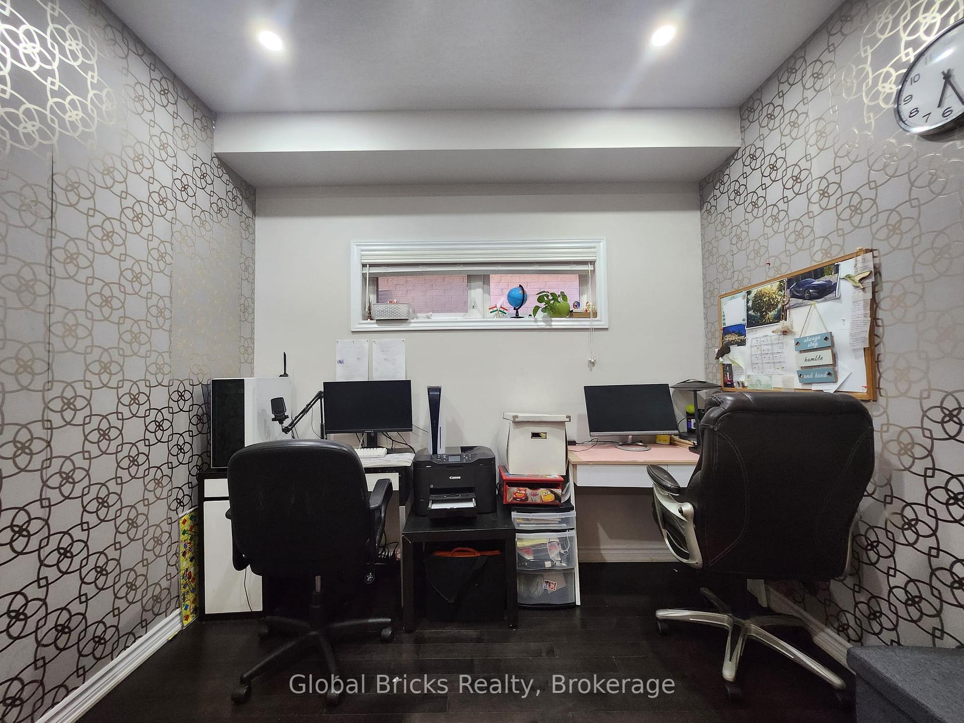 Photo 6 of 38 Monkton Circle, Brampton, Credit Valley — HOMEH
