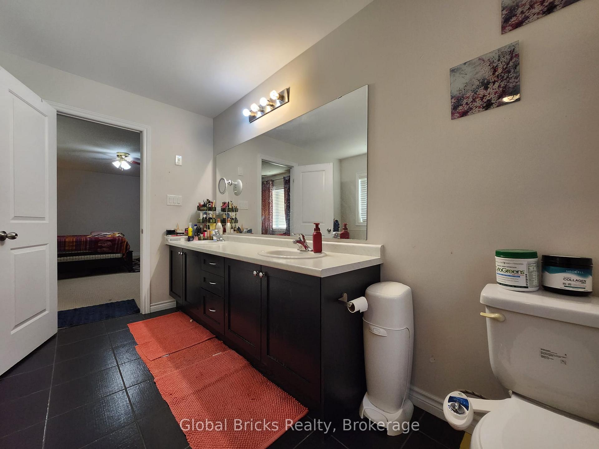 Photo 15 of 38 Monkton Circle, Brampton, Credit Valley — HOMEH