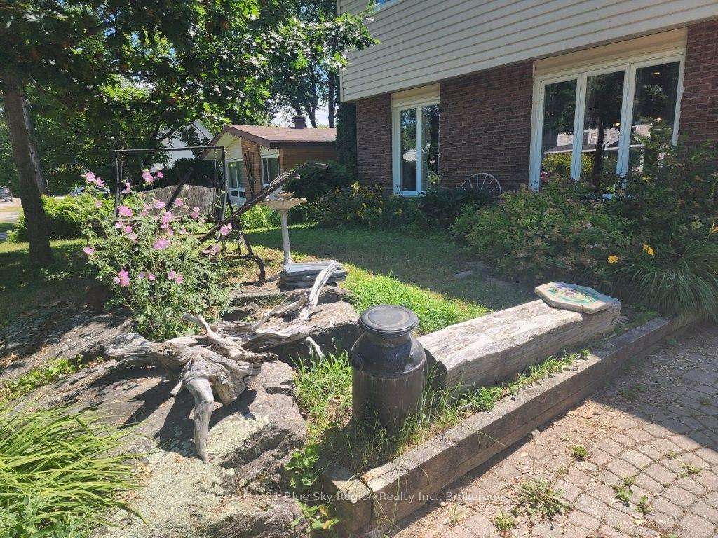 Photo 2 of 14 Birch Street, North Bay, Ferris — HOMEH
