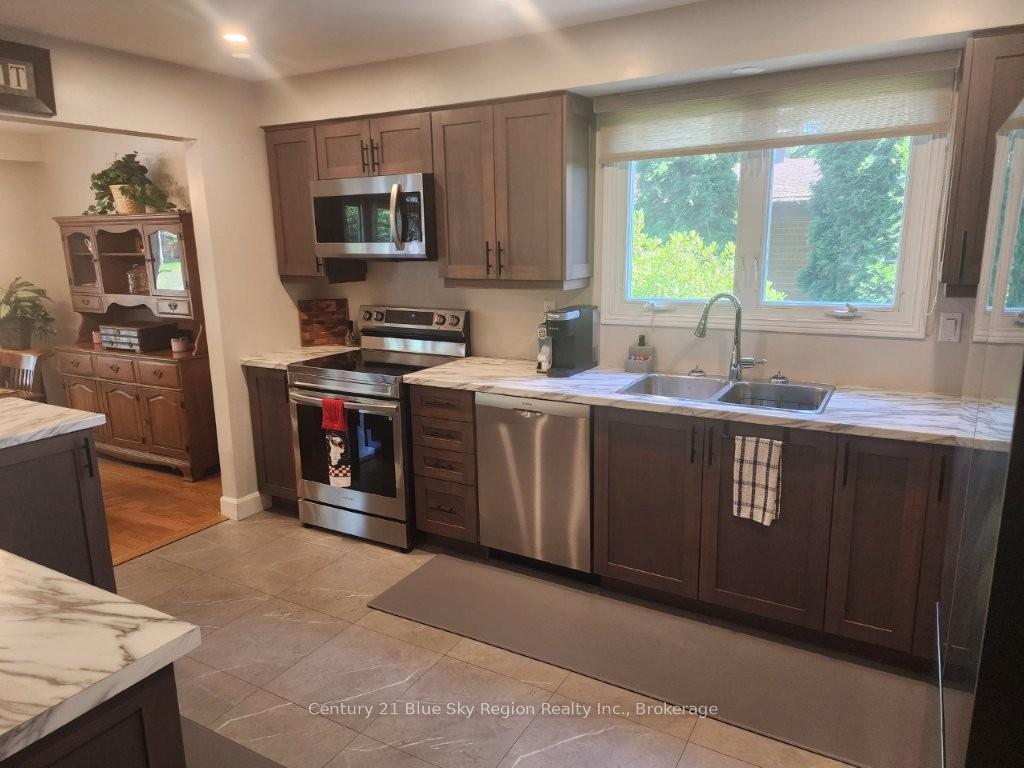 Photo 5 of 14 Birch Street, North Bay, Ferris — HOMEH