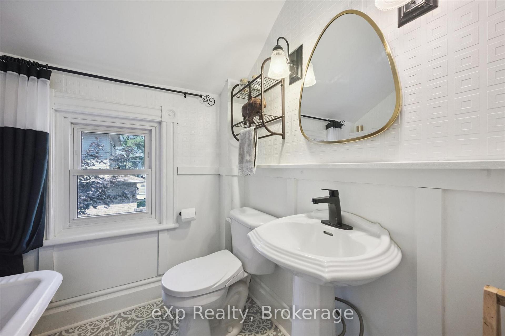 Photo 24 of 650 St David St, North Road, Centre Wellington, Fergus — HOMEH