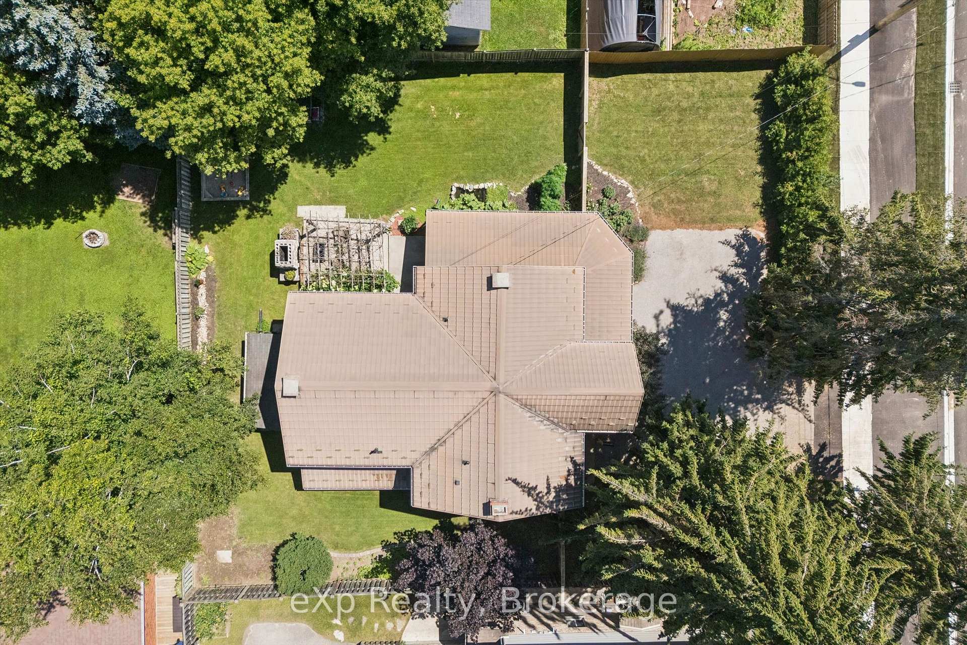 Photo 34 of 650 St David St, North Road, Centre Wellington, Fergus — HOMEH
