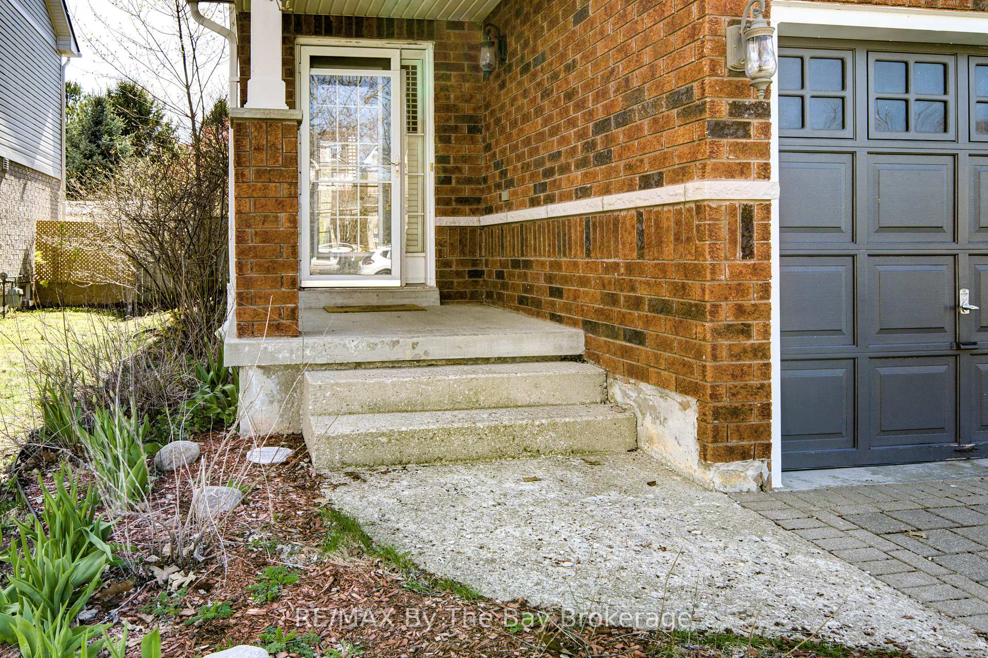 Photo 3 of 88 Wesley Avenue, Wasaga Beach — HOMEH
