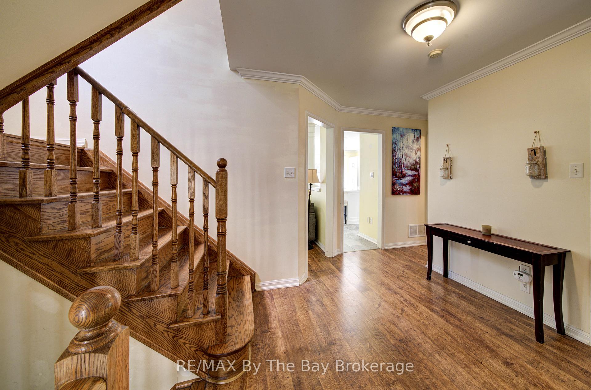 Photo 4 of 88 Wesley Avenue, Wasaga Beach — HOMEH