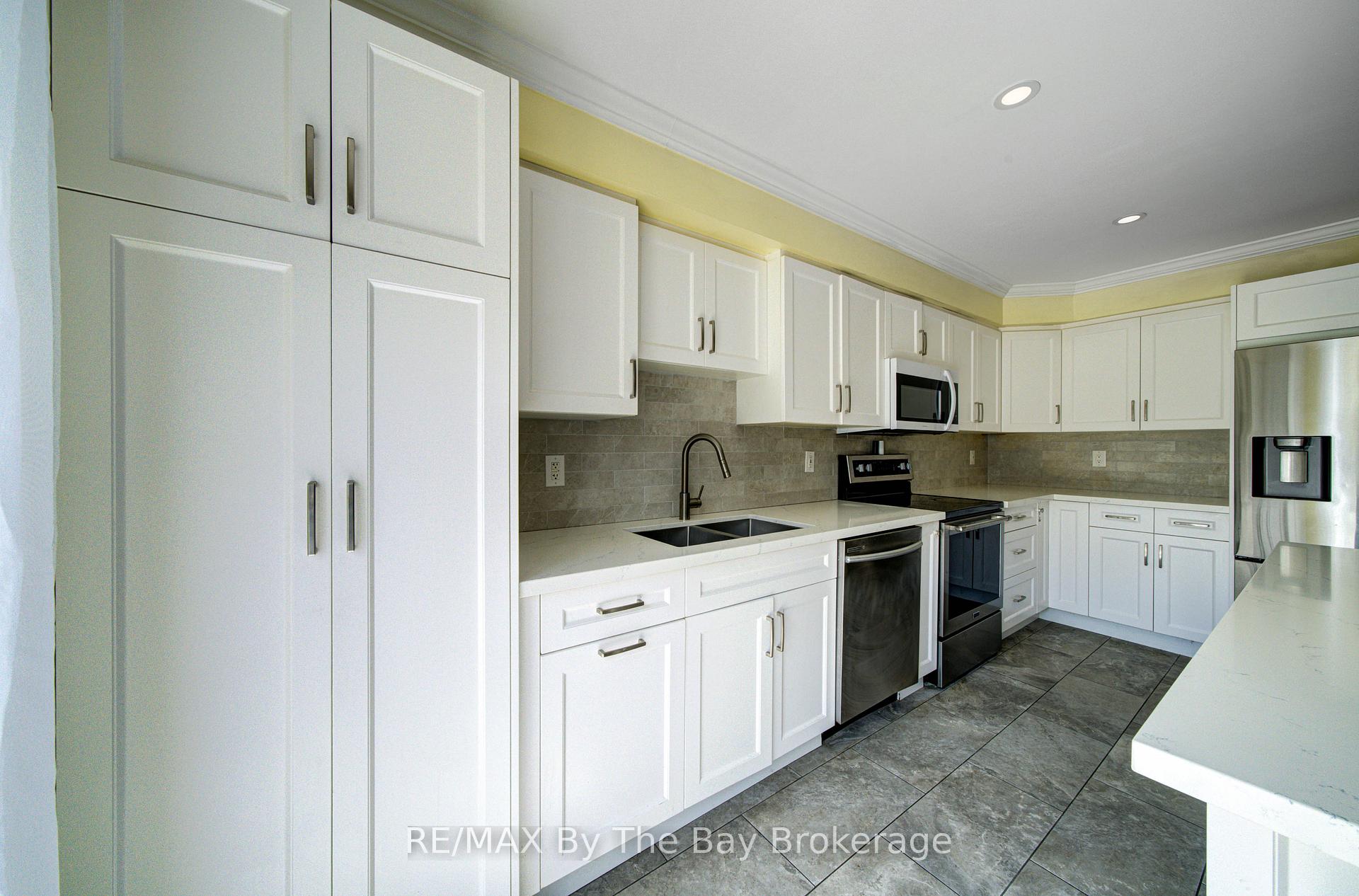 Photo 11 of 88 Wesley Avenue, Wasaga Beach — HOMEH