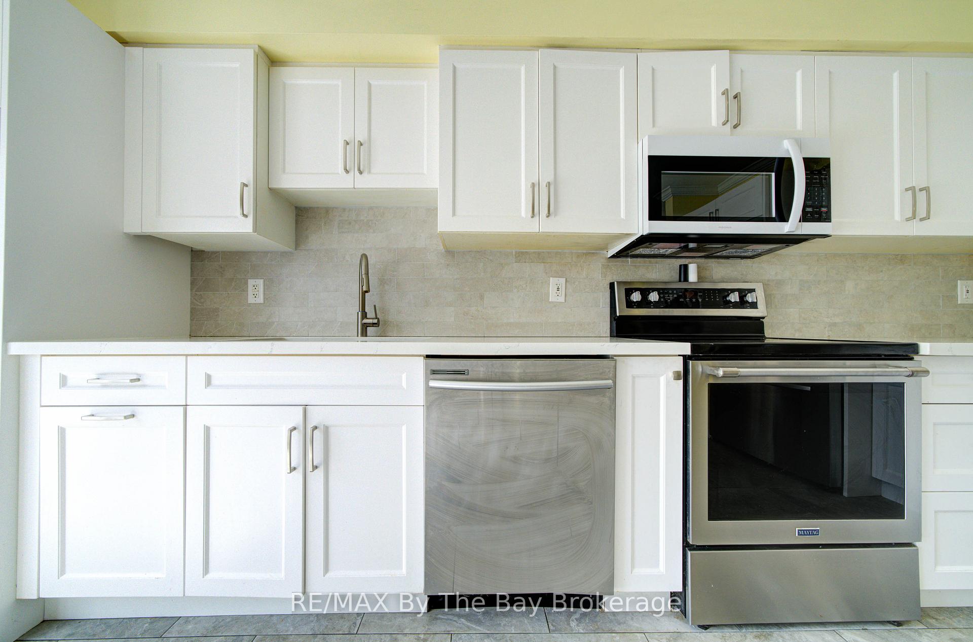 Photo 12 of 88 Wesley Avenue, Wasaga Beach — HOMEH