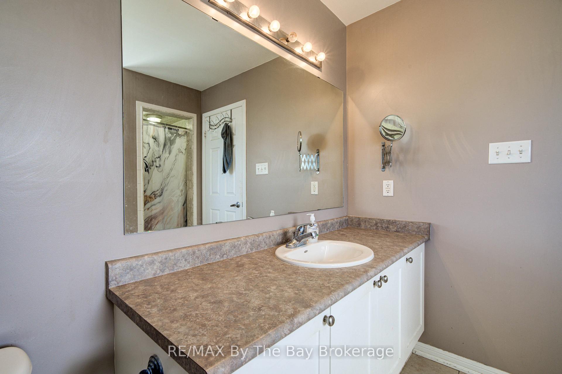 Photo 23 of 88 Wesley Avenue, Wasaga Beach — HOMEH