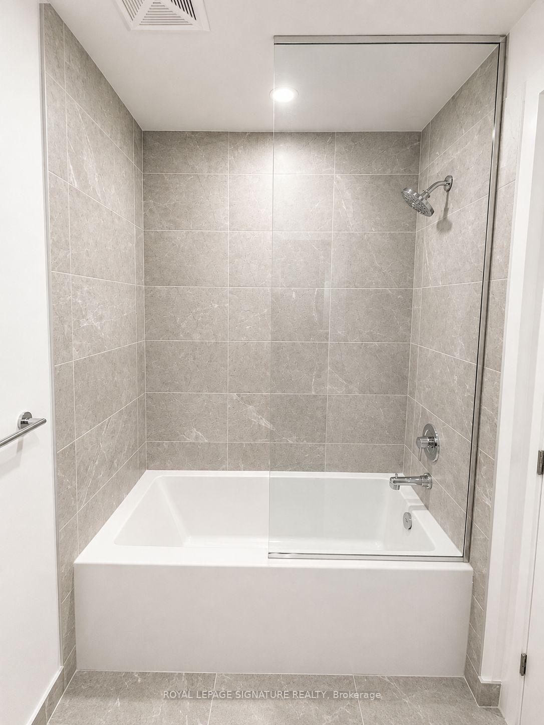 Photo 2 of Unit 407, 5 Meadowdale Road, Vaughan, Vaughan Corporate Centre — HOMEH