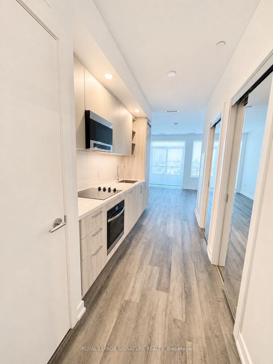 Photo 5 of Unit 407, 5 Meadowdale Road, Vaughan, Vaughan Corporate Centre — HOMEH