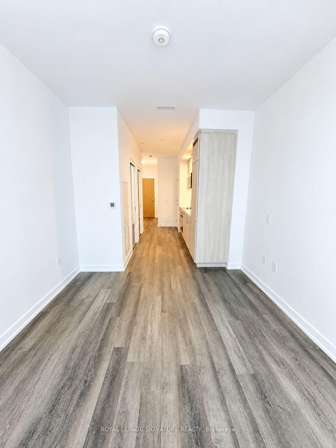 Photo 6 of Unit 407, 5 Meadowdale Road, Vaughan, Vaughan Corporate Centre — HOMEH