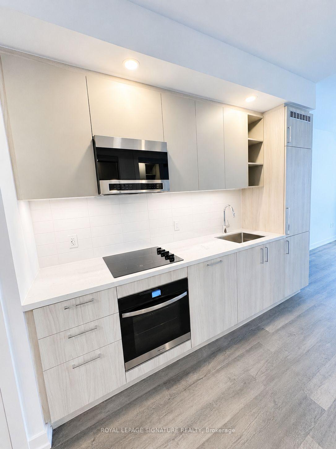 Photo 8 of Unit 407, 5 Meadowdale Road, Vaughan, Vaughan Corporate Centre — HOMEH