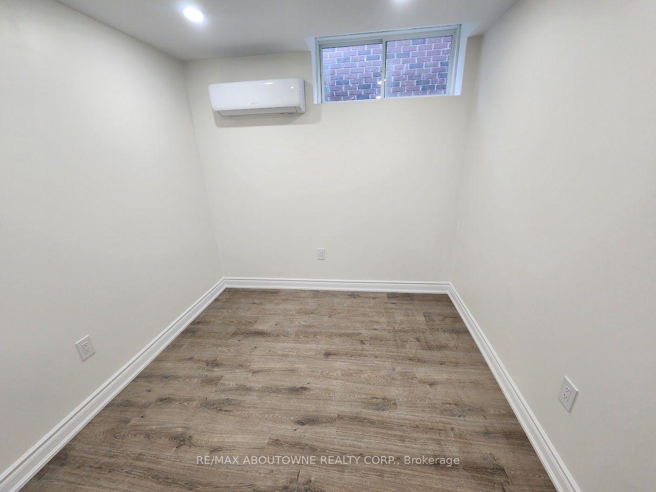 Photo 13 of Unit Lower, 203 Rockledge Drive, Hamilton, Rural Glanbrook — HOMEH
