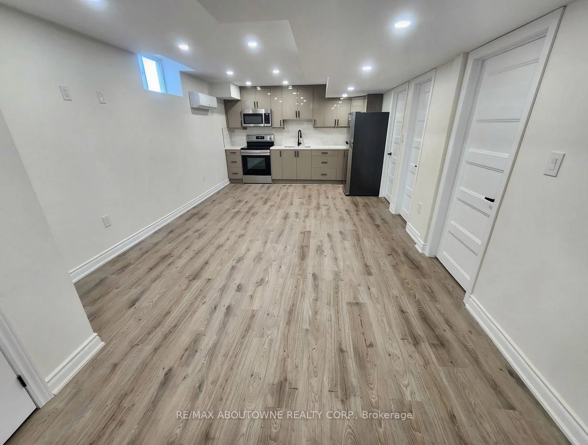 Photo 14 of Unit Lower, 203 Rockledge Drive, Hamilton, Rural Glanbrook — HOMEH