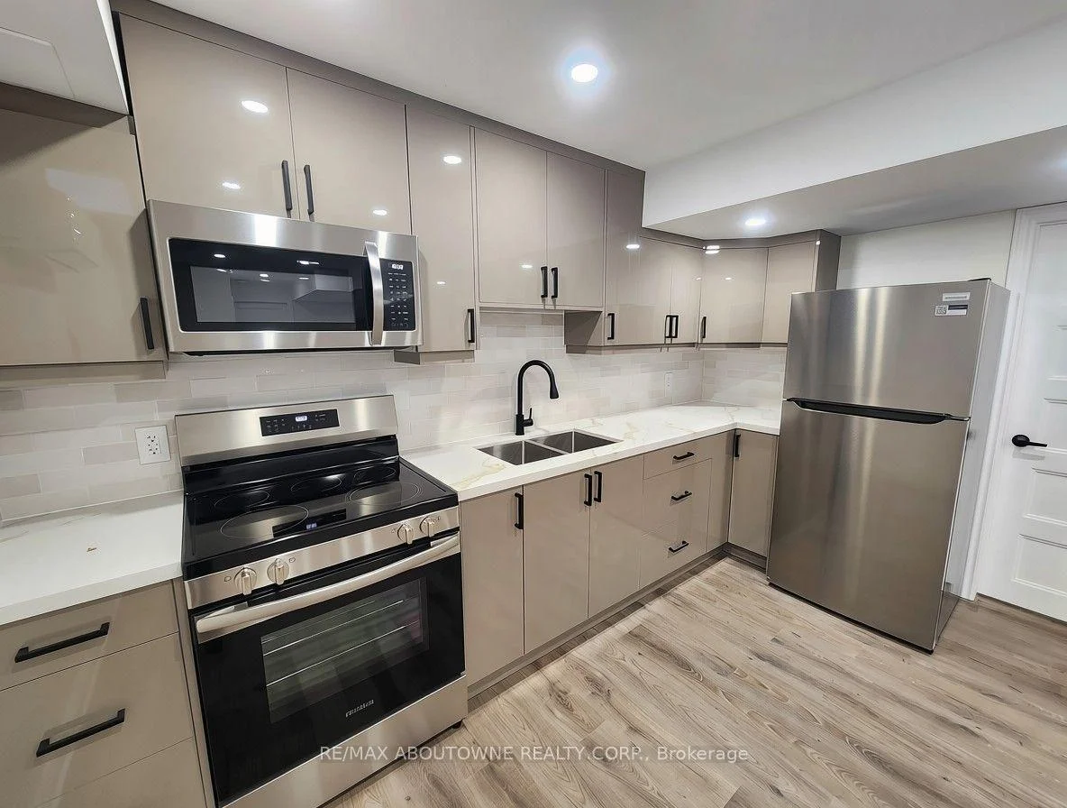 Photo 21 of Unit Lower, 203 Rockledge Drive, Hamilton, Rural Glanbrook — HOMEH