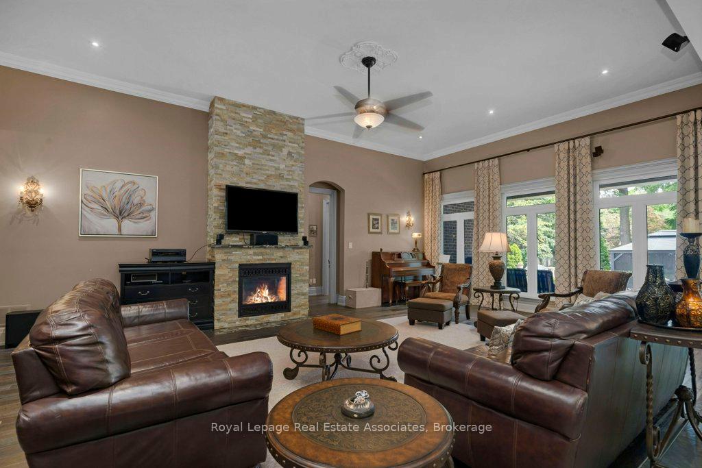 Photo 11 of 46 Scott Street, Brampton, Downtown Brampton — HOMEH