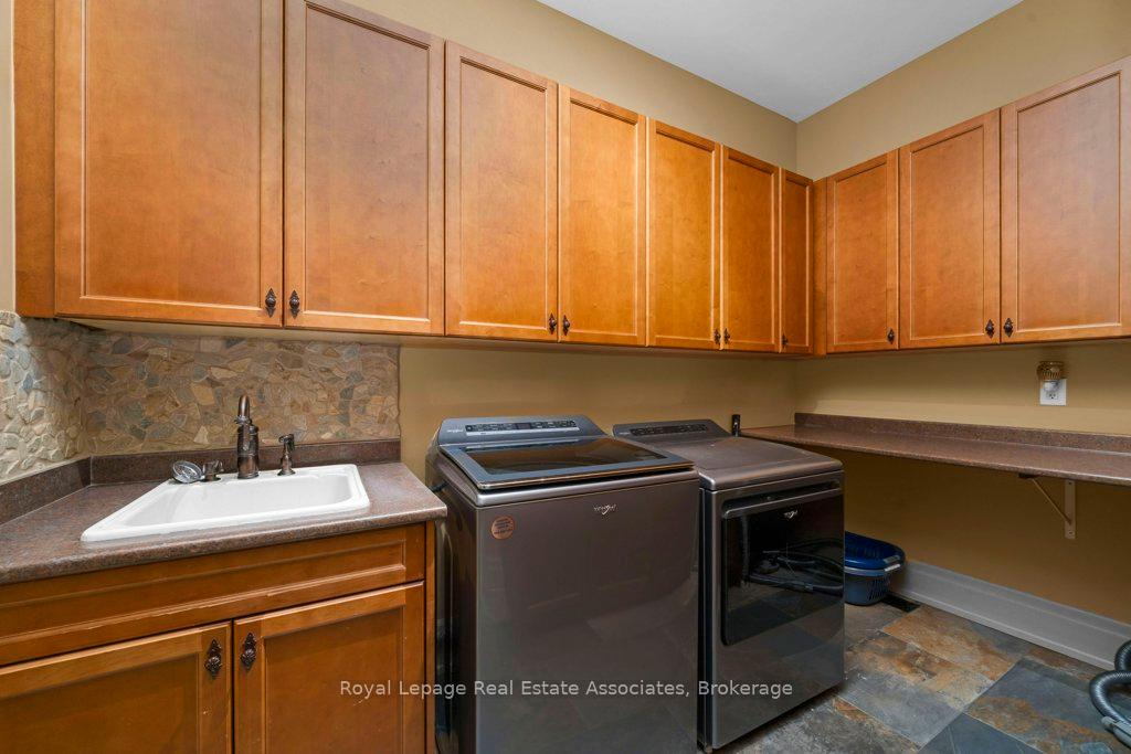 Photo 19 of 46 Scott Street, Brampton, Downtown Brampton — HOMEH