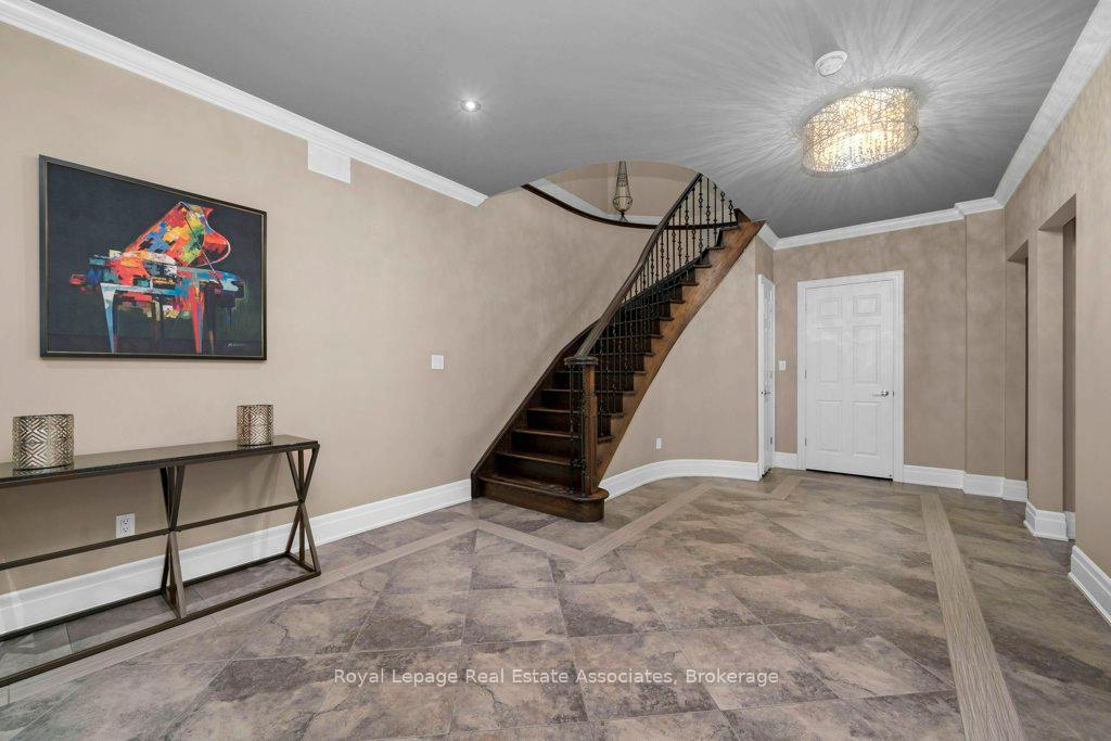 Photo 33 of 46 Scott Street, Brampton, Downtown Brampton — HOMEH