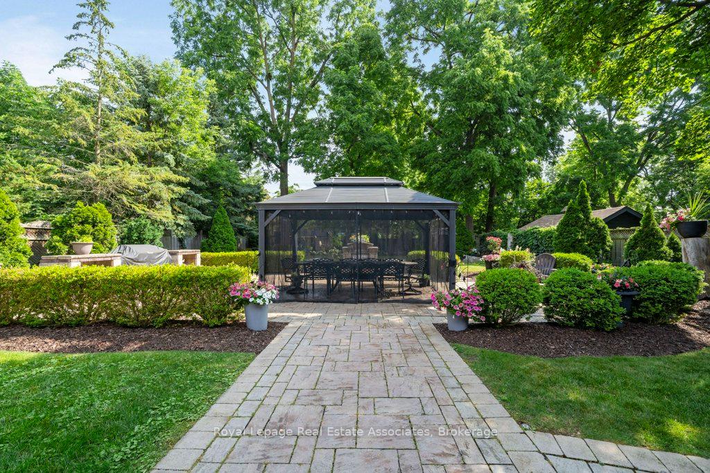 Photo 35 of 46 Scott Street, Brampton, Downtown Brampton — HOMEH