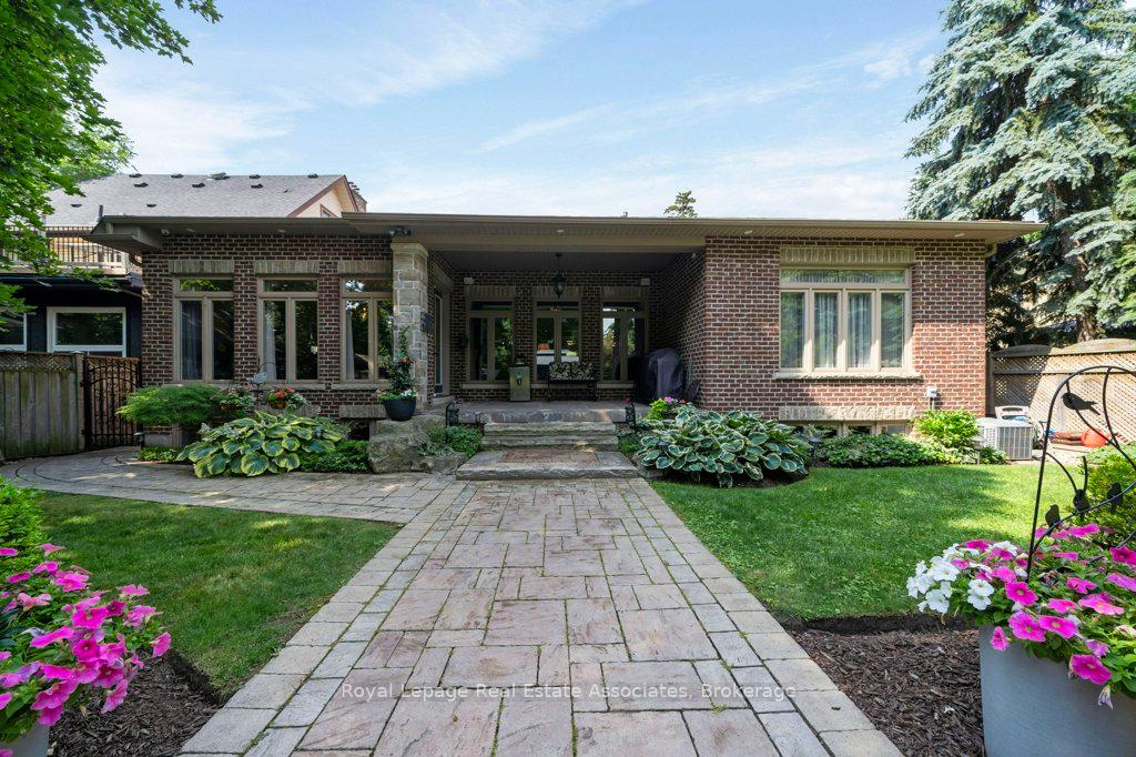 Photo 36 of 46 Scott Street, Brampton, Downtown Brampton — HOMEH