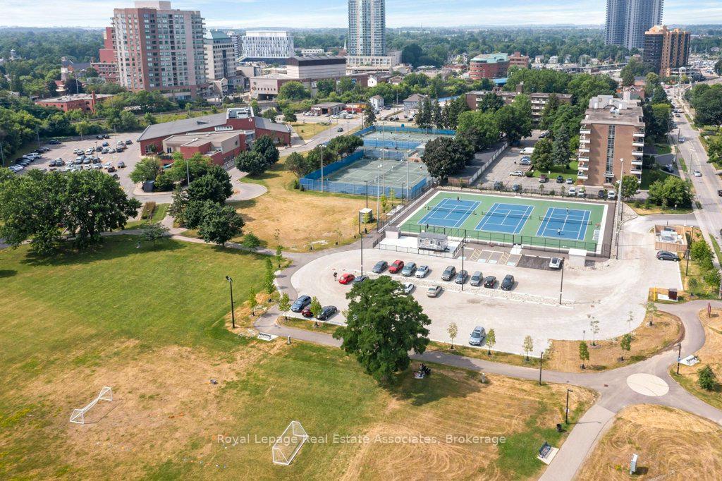 Photo 45 of 46 Scott Street, Brampton, Downtown Brampton — HOMEH