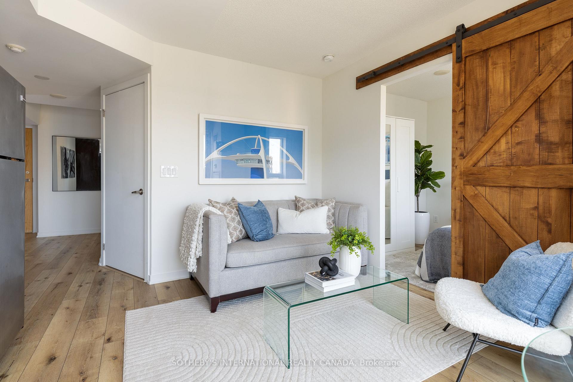 Photo 2 of Unit 1619, 38 Joe Shuster Way, Toronto, South Parkdale — HOMEH