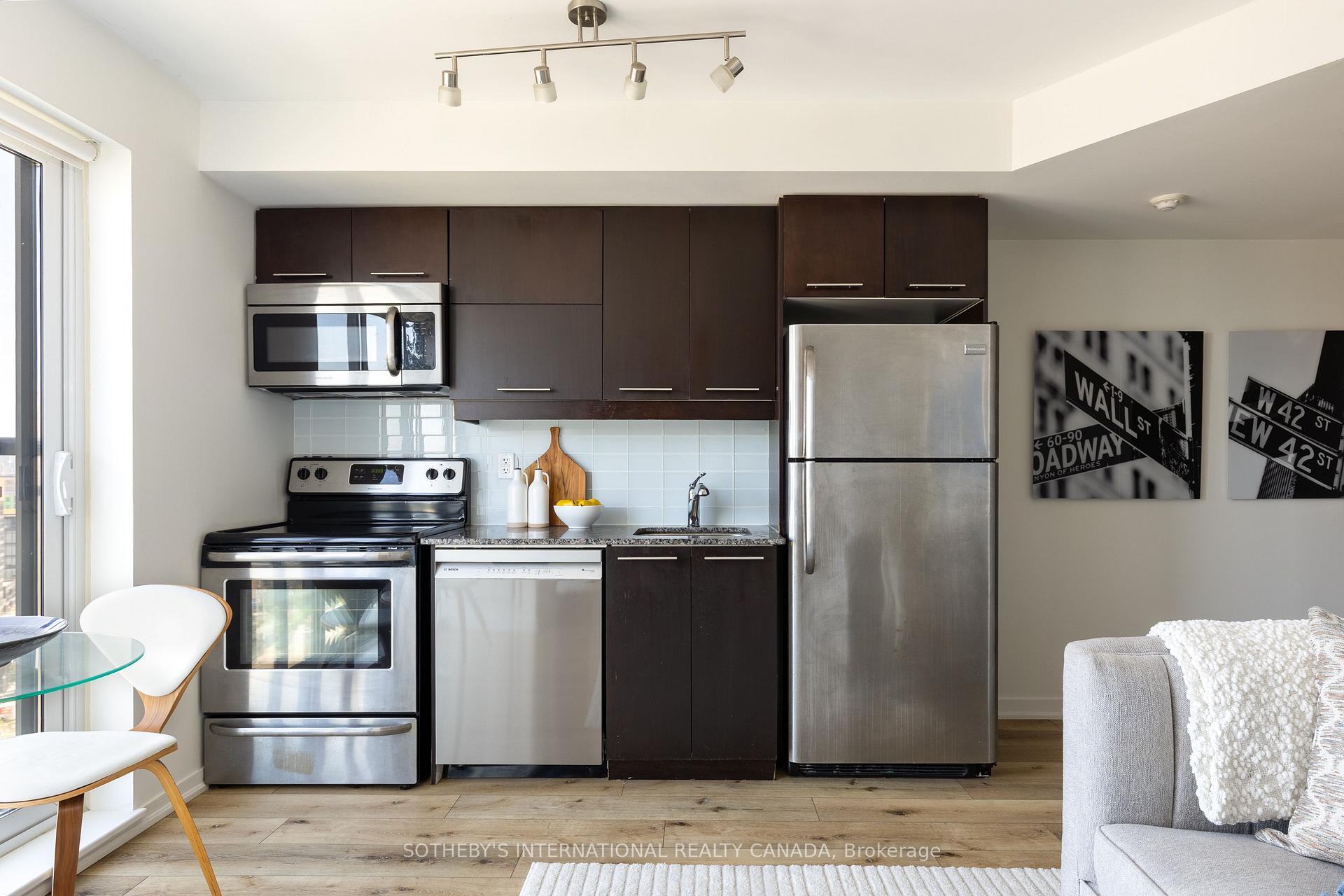 Photo 3 of Unit 1619, 38 Joe Shuster Way, Toronto, South Parkdale — HOMEH