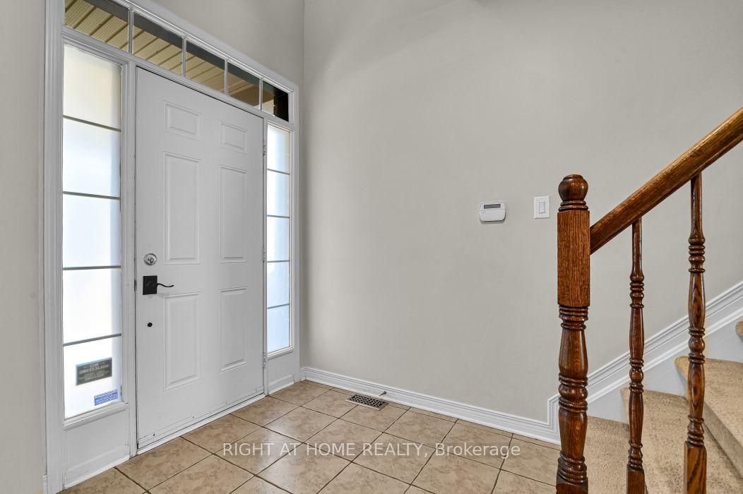 Photo 2 of 196 Lamplighters Drive, Ottawa, Barrhaven - Cedargrove/Fraserdale — HOMEH