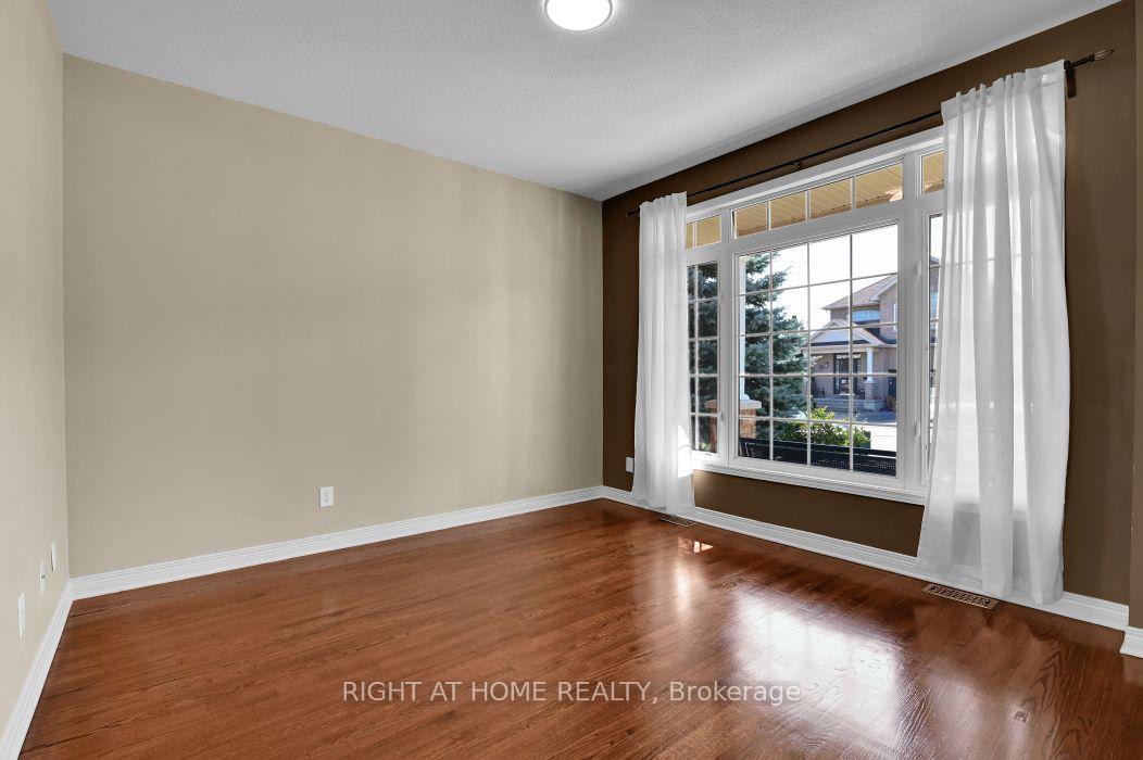 Photo 4 of 196 Lamplighters Drive, Ottawa, Barrhaven - Cedargrove/Fraserdale — HOMEH