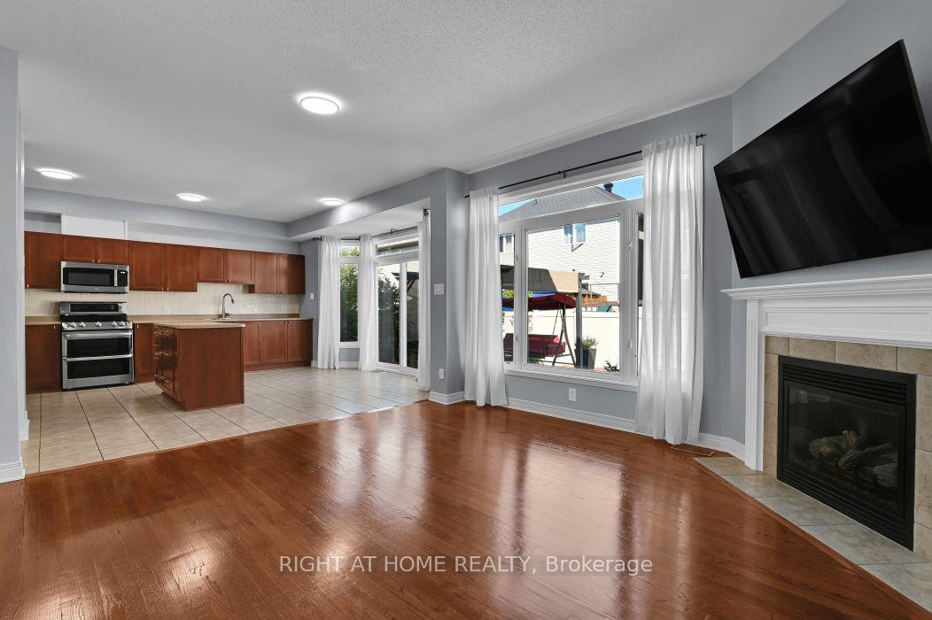 Photo 6 of 196 Lamplighters Drive, Ottawa, Barrhaven - Cedargrove/Fraserdale — HOMEH