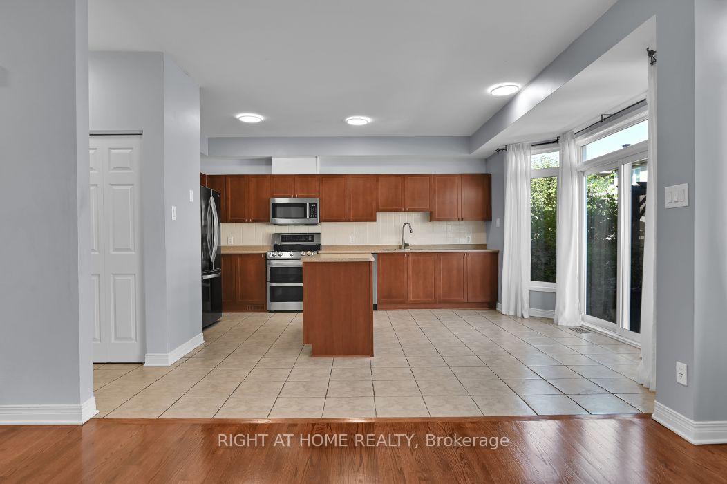 Photo 9 of 196 Lamplighters Drive, Ottawa, Barrhaven - Cedargrove/Fraserdale — HOMEH