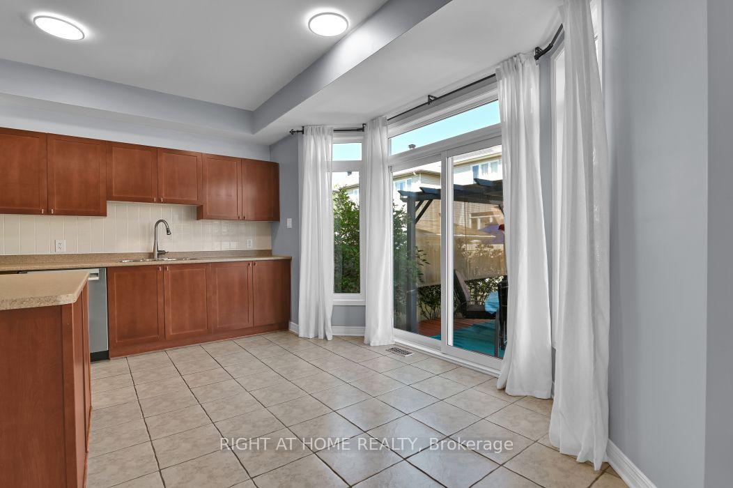 Photo 13 of 196 Lamplighters Drive, Ottawa, Barrhaven - Cedargrove/Fraserdale — HOMEH