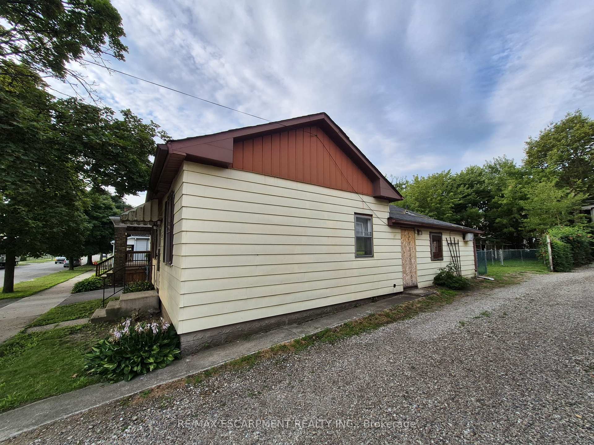 Photo 7 of 148 Pearl Street, Brantford, North Ward — HOMEH