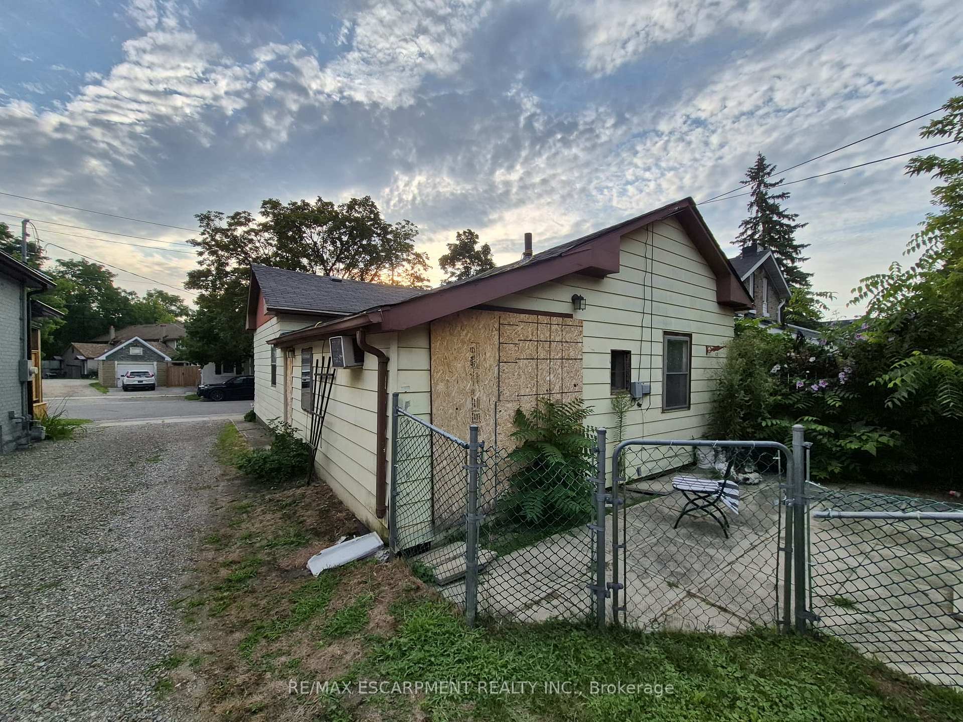 Photo 20 of 148 Pearl Street, Brantford, North Ward — HOMEH