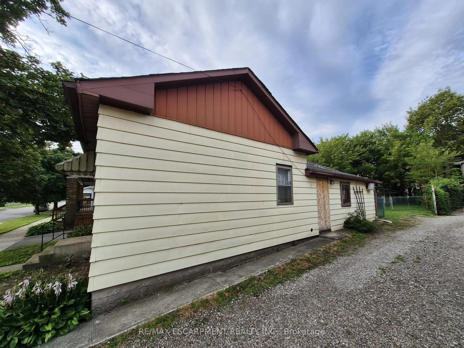 Photo 10 of 148 Pearl Street, Brantford, North Ward — HOMEH