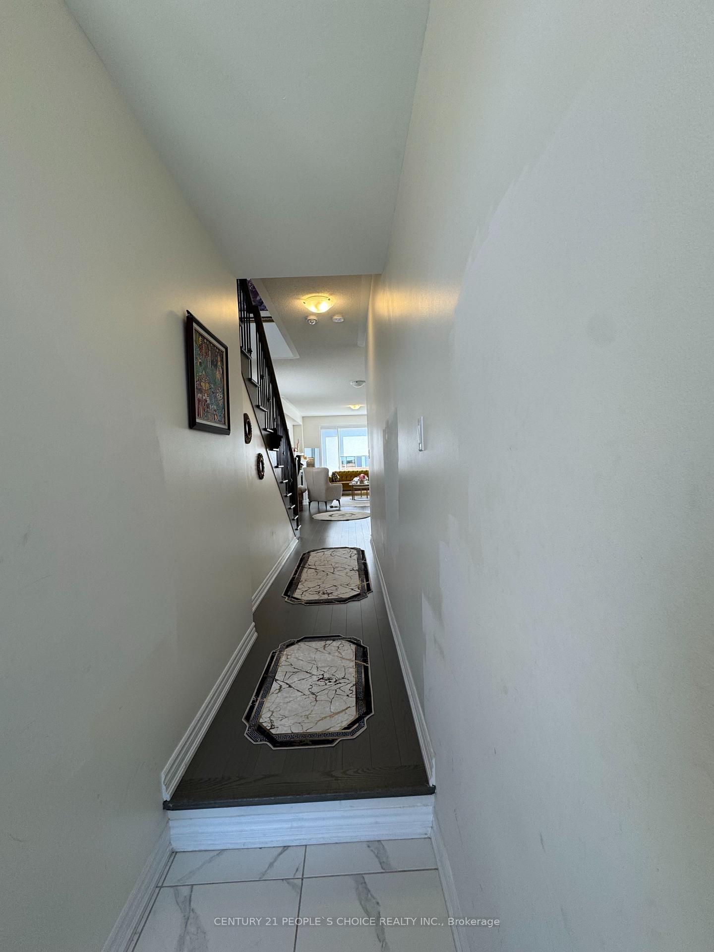 Photo 3 of 61 Valleybrook Road, Barrie, Rural Barrie Southeast — HOMEH