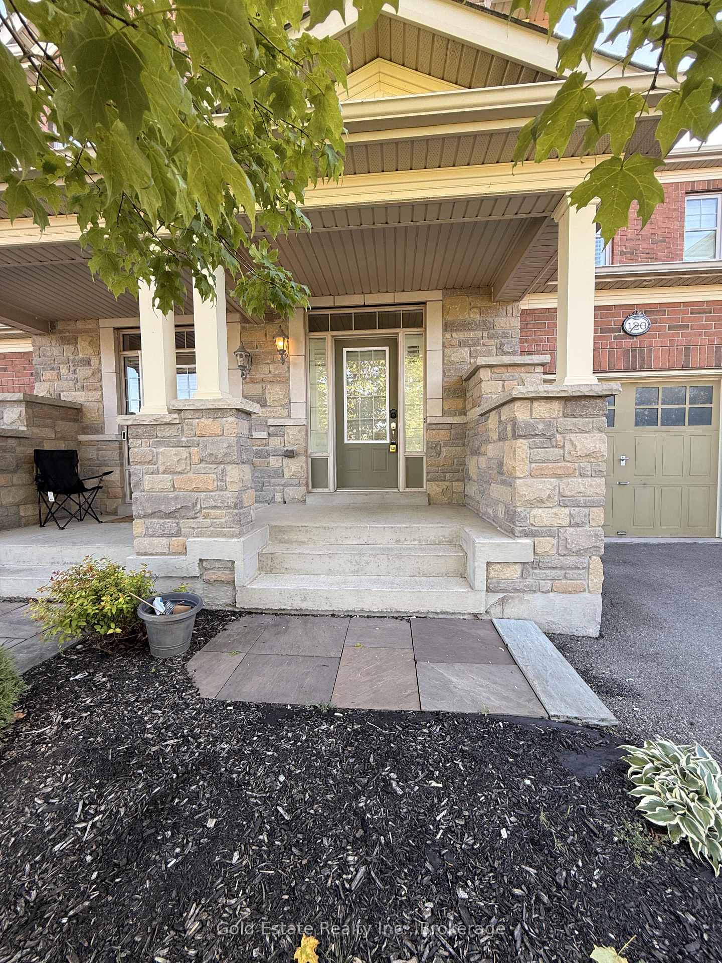 Photo 2 of 120 Hanson Crescent, Milton, Scott — HOMEH