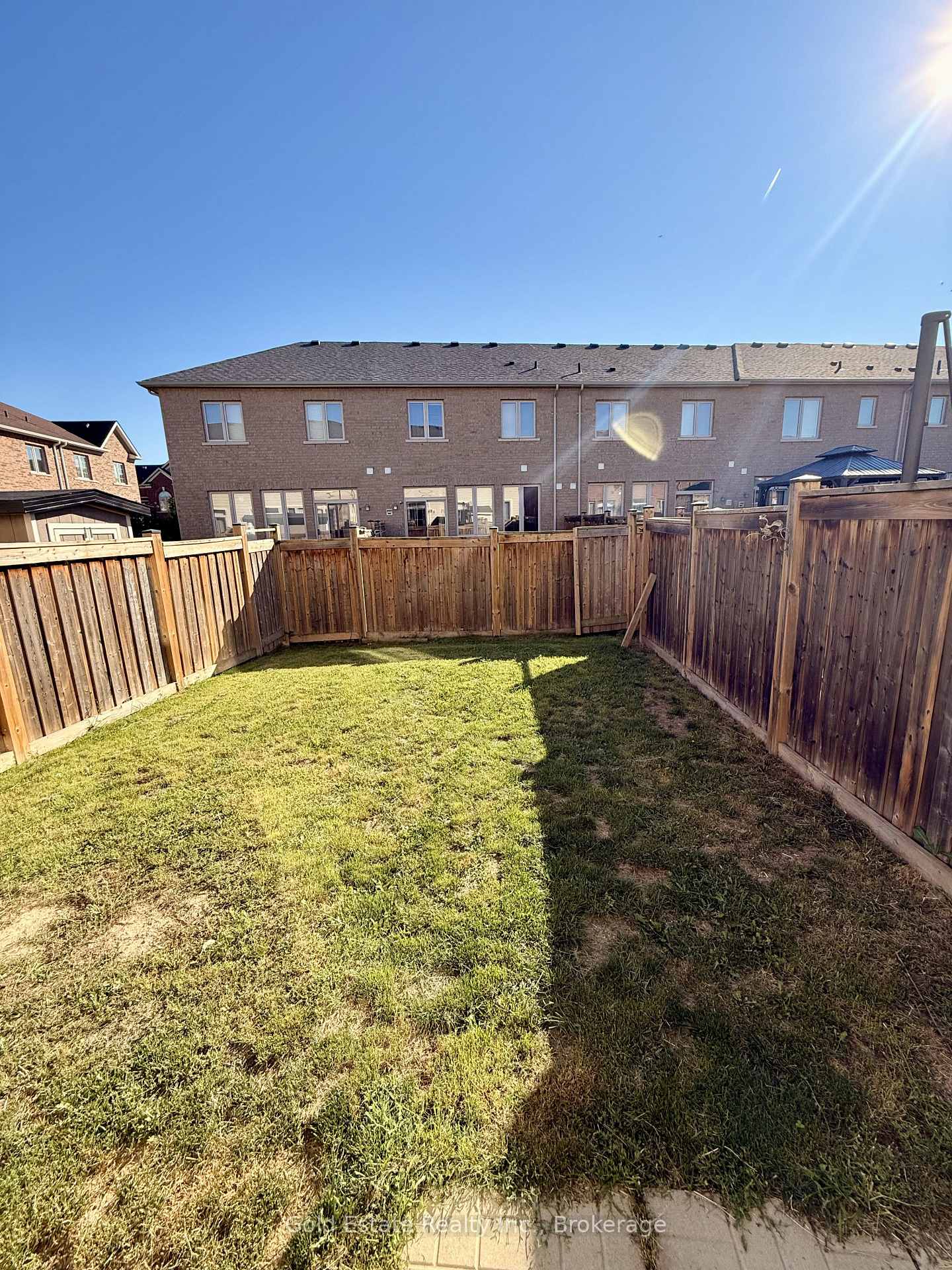 Photo 10 of 120 Hanson Crescent, Milton, Scott — HOMEH