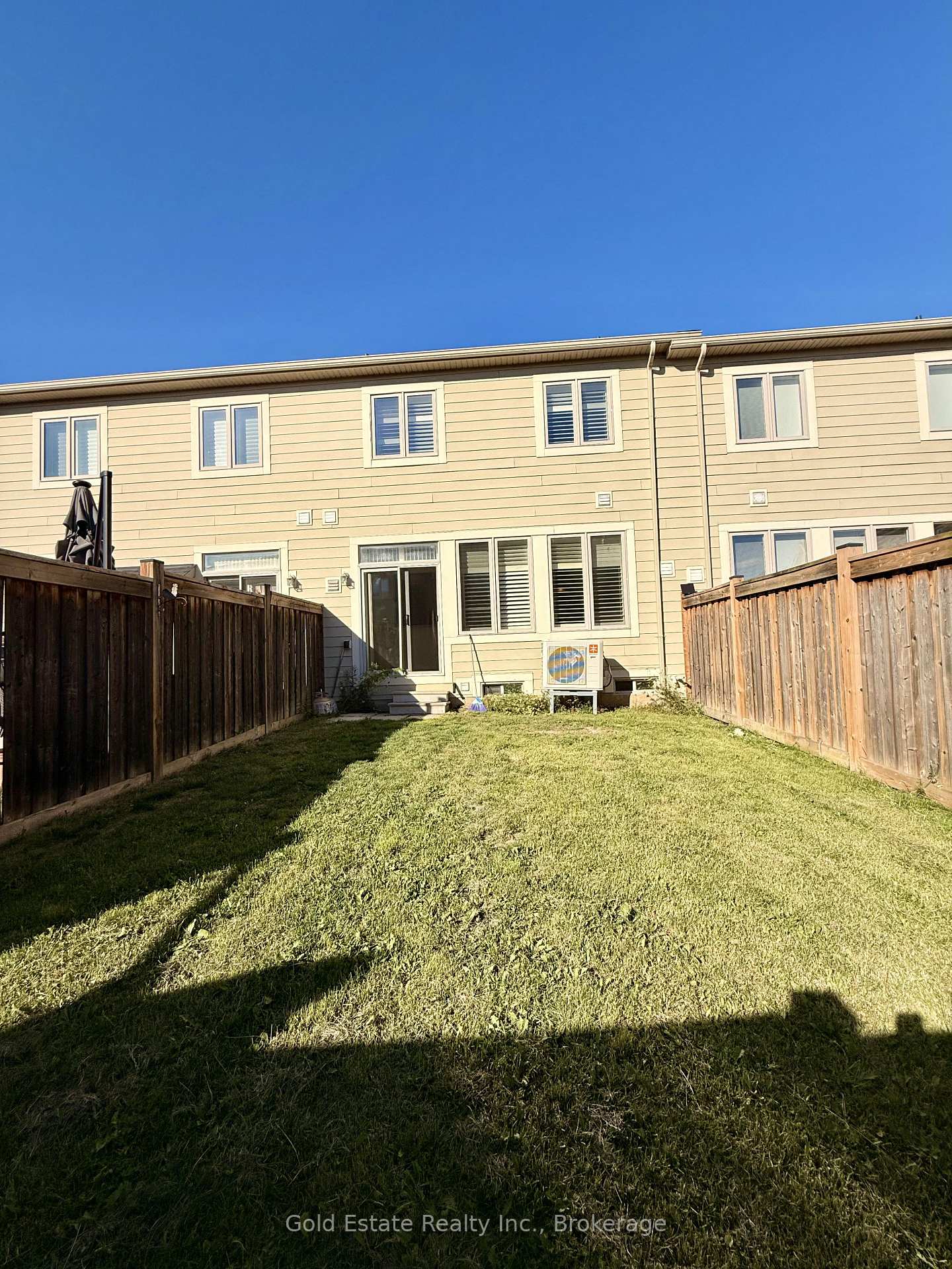 Photo 11 of 120 Hanson Crescent, Milton, Scott — HOMEH